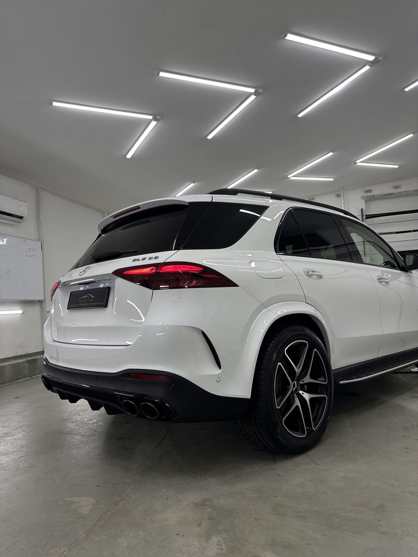 Mercedes GLE 53 AMG 21