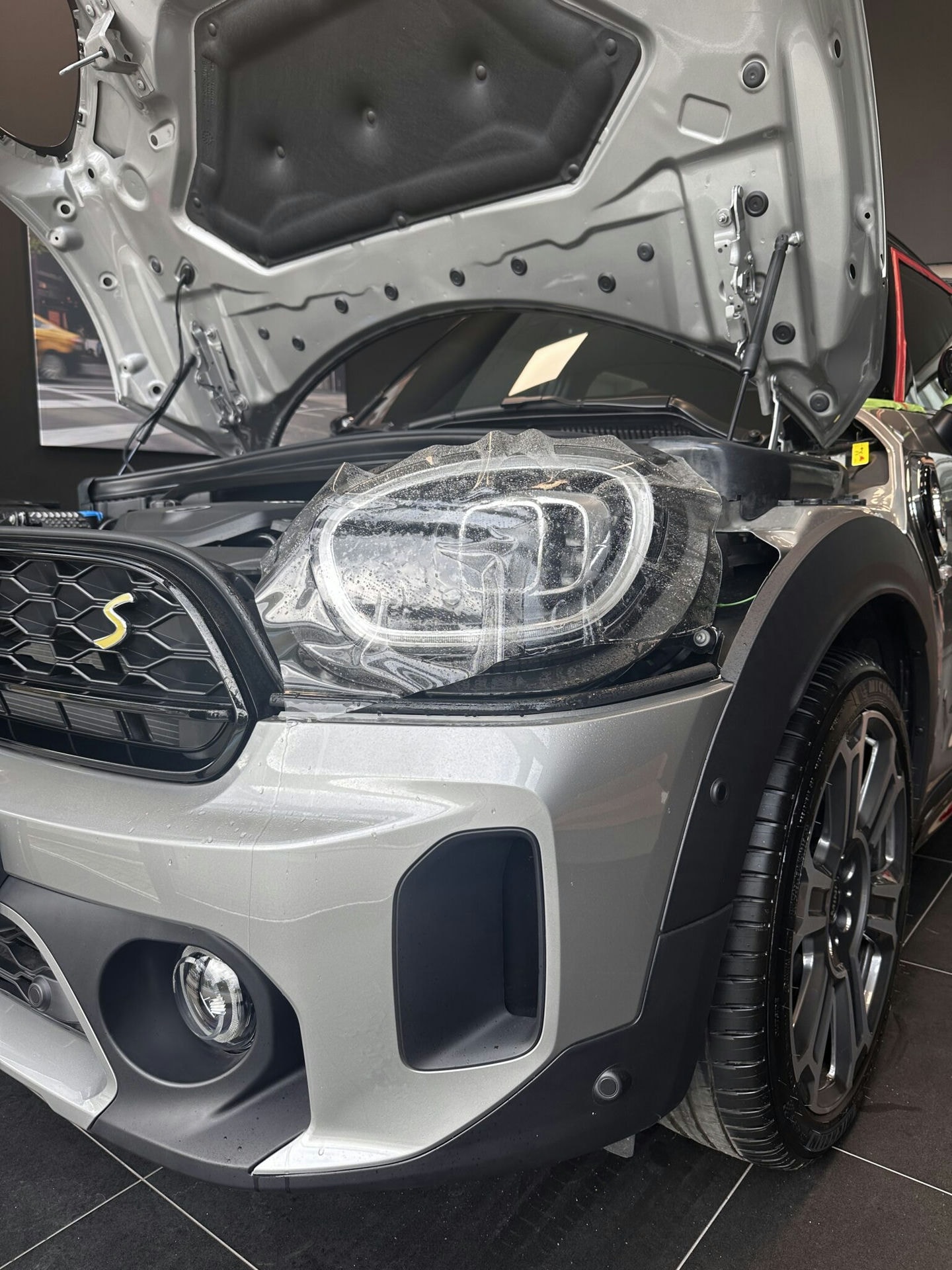 Zabezpieczanie reflektorów folią ppf